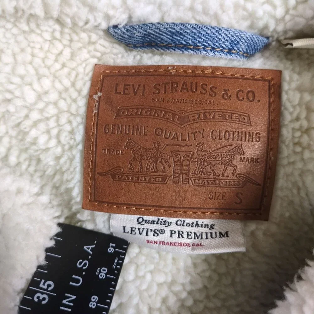 Levi’s‎ Premium Mens S Sherpa Lined Denim Trucker Jacket Blue Western Light Wash - Picture 4 of 13